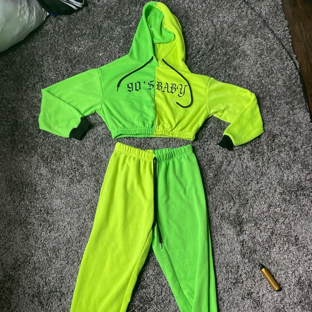 90’s baby long sleeve crop top set💚